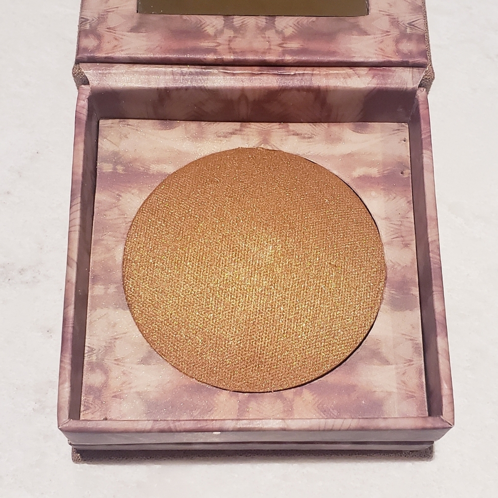 Urban Decay Naked illuminated Shimmering Powder for Face and Body "Lit"